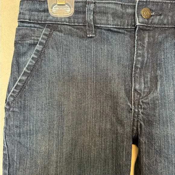 Mid Rise Bermuda Shorts - Picture 4 of 7